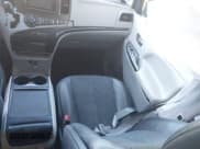 ✅ 2014 Toyota Sienna SE • VIN: 5TDXK3DC3ES495233 • Lot: 43173582. Wystawiony na IAAI z przebiegiem Nie podano. Bezpłatny archiwum sprzedaży aukcyjnych z USA i szczegółowy raport historii pojazdu na DreamBid. Zdjęcie 5.