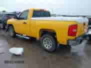 2008 Chevrolet Silverado 1500 Work Truck z VIN 1GCEC14X28Z124434, wystawiony jako IAAI lot #42358368 z przebiegiem 261 241 mil mil oraz . Historia ofert i sprzedaży dostępna na DreamBid. Obrazek 3.