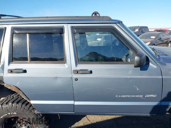 ✅ 1998 Jeep Cherokee Sport • VIN: 1J4FJ68S7WL167473 • Лот: 41456087. Опубликован ранее на IAAI с пробегом 225 854 миль. Бесплатный доступ к архиву аукционных продаж из США и подробный отчёт об истории автомобиля на DreamBid. Изображение 13.