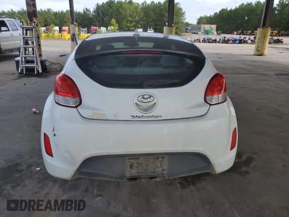 ✅ 2013 Hyundai Veloster w/Gray Int • VIN: KMHTC6AD0DU148961 • Lot: 69936434. Wystawiony na Copart z przebiegiem 135 371 mil. Bezpłatny archiwum sprzedaży aukcyjnych z USA i szczegółowy raport historii pojazdu na DreamBid. Zdjęcie 6.