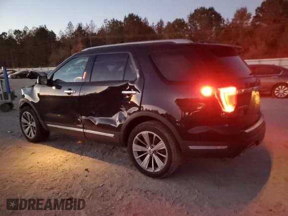 ✅ 2018 Ford Explorer Limited • VIN: 1FM5K8F86JGA70313 • Lot: 91742625. Wystawiony na Copart z przebiegiem 167 295 mil. Bezpłatny archiwum sprzedaży aukcyjnych z USA i szczegółowy raport historii pojazdu na DreamBid. Zdjęcie 2.