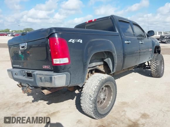 ✅ 2007 GMC Sierra 1500 • VIN: 3GTEK13Y57G553692 • Лот: 42605838. Опубликован ранее на IAAI с пробегом 221 736 миль. Бесплатный доступ к архиву аукционных продаж из США и подробный отчёт об истории автомобиля на DreamBid. Изображение 4.