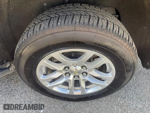 ✅ 2021 Chevrolet Suburban LT • VIN: 1GNSCCKD2MR303016 • Лот: 66665145. Опубликован ранее на Copart с пробегом 246 706 миль. Бесплатный доступ к архиву аукционных продаж из США и подробный отчёт об истории автомобиля на DreamBid. Изображение 12.