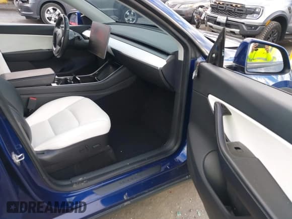 ✅ 2020 Tesla Model Y Long Range • VIN: 5YJYGDEE3LF023076 • Лот: 43672962. Опубликован ранее на IAAI с пробегом 115 271 миль. Бесплатный доступ к архиву аукционных продаж из США и подробный отчёт об истории автомобиля на DreamBid. Изображение 5.