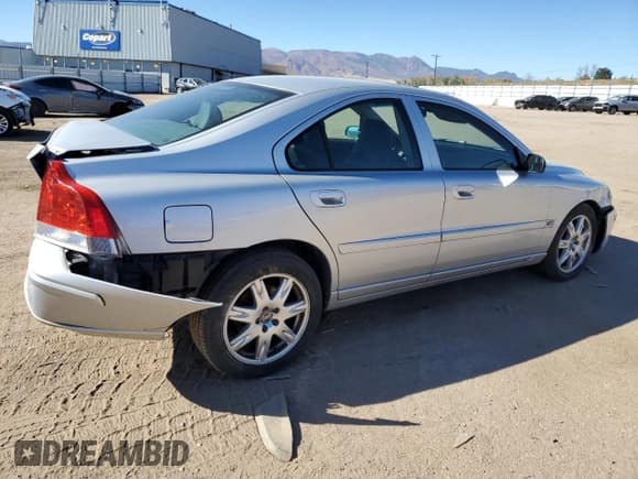✅ 2005 Volvo S60 • VIN: YV1RH592452430069 • Lot: 90711895. Wystawiony na Copart z przebiegiem 179 565 mil. Bezpłatny archiwum sprzedaży aukcyjnych z USA i szczegółowy raport historii pojazdu na DreamBid. Zdjęcie 3.