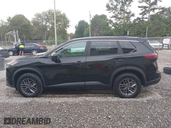 ✅ 2024 Nissan Rogue S • VIN: 5N1BT3ABXRC687710 • Lot: 43282594. Wystawiony na IAAI z przebiegiem 39 233 mil. Bezpłatny archiwum sprzedaży aukcyjnych z USA i szczegółowy raport historii pojazdu na DreamBid. Zdjęcie 14.