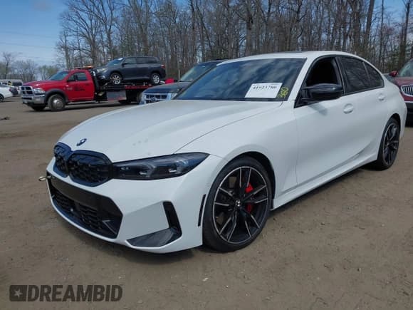 ✅ 2024 BMW 3 Series M340i xDrive • VIN: 3MW49FF02R8D79729 • Lot: 41923780. Listed on IAAI with 10,208 mi. Free auction sales archive from the USA and detailed vehicle history report at DreamBid. Image 17.