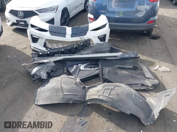 2017 Chevrolet Camaro 1SS с VIN 1G1FF3D76H0105051, выставлен на аукционе IAAI как лот 41198287 с пробегом 60 730 миль миль и . История ставок и продаж доступна на DreamBid. Изображение 12.