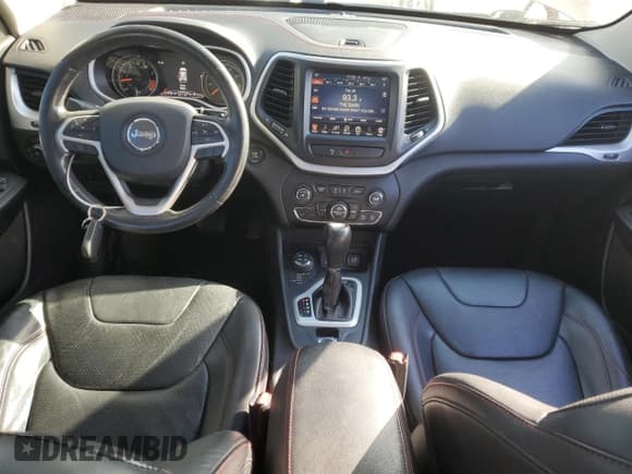 ✅ 2015 Jeep Cherokee Trailhawk • VIN: 1C4PJMBS8FW549081 • Lot: 92130325. Listed on Copart with 157,279 mi. Free auction sales archive from the USA and detailed vehicle history report at DreamBid. Image 8.