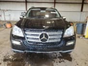 ✅ 2010 Mercedes-Benz GL 550 • VIN: 4JGBF8GE9AA612423 • Lot: 44361065. Wystawiony na Copart z przebiegiem 90 195 mil. Bezpłatny archiwum sprzedaży aukcyjnych z USA i szczegółowy raport historii pojazdu na DreamBid. Zdjęcie 5.