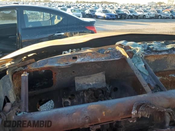 2003 Dodge 3500 ST с VIN 3D7MU48CX3G826727, выставлен на аукционе Copart как лот 79767784 с пробегом Не указан миль и На запчасти • Non repairable. История ставок и продаж доступна на DreamBid. Изображение 9.