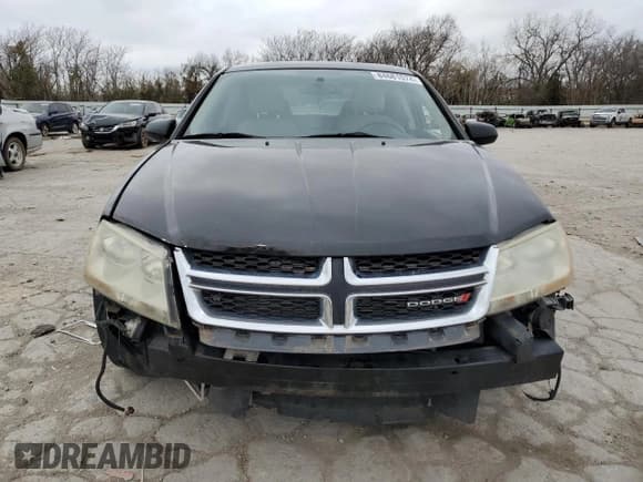 ✅ 2011 Dodge Avenger Lux • VIN: 1B3BD2FG0BN506884 • Lot: 84681074. Wystawiony na Copart z przebiegiem 163 963 mil. Bezpłatny archiwum sprzedaży aukcyjnych z USA i szczegółowy raport historii pojazdu na DreamBid. Zdjęcie 5.
