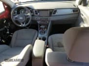 ✅ 2018 Kia Niro LX • VIN: KNDCB3LC4J5176228 • Лот: 92547145. Опубликован ранее на Copart с пробегом 137 063 миль. Бесплатный доступ к архиву аукционных продаж из США и подробный отчёт об истории автомобиля на DreamBid. Изображение 8.