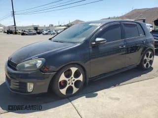 ✅ 2012 Volkswagen Golf GTI w/Conv & Sunroof PZEV • VIN: WVWHD7AJ3CW199473 • Lot: 66859835. Wystawiony na Copart z przebiegiem 98 041 mil. Bezpłatny archiwum sprzedaży aukcyjnych z USA i szczegółowy raport historii pojazdu na DreamBid. Zdjęcie 1.