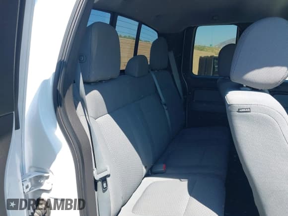 ✅ 2014 Ford F-150 XL • VIN: 1FTFX1CF8EKG32929 • Lot: 43001025. Wystawiony na IAAI z przebiegiem 132 112 mil. Bezpłatny archiwum sprzedaży aukcyjnych z USA i szczegółowy raport historii pojazdu na DreamBid. Zdjęcie 8.