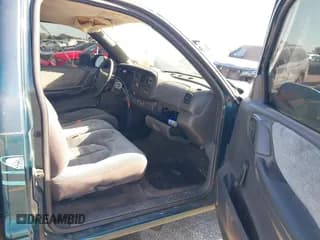 ✅ 1998 Dodge Dakota SLT • VIN: 1B7FL26X2WS685844 • Lot: 41857719. Wystawiony na IAAI z przebiegiem Nie podano. Bezpłatny archiwum sprzedaży aukcyjnych z USA i szczegółowy raport historii pojazdu na DreamBid. Zdjęcie 5.