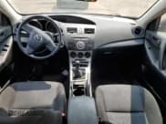 ✅ 2010 Mazda 3 GX • VIN: JM1BL1HF8A1315025 • Lot: 67264265. Wystawiony na Copart z przebiegiem 124 272 mil. Bezpłatny archiwum sprzedaży aukcyjnych z USA i szczegółowy raport historii pojazdu na DreamBid. Zdjęcie 8.