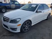 ✅ 2014 Mercedes-Benz C 250 Sport • VIN: WDDGF4HB4EA902393 • Lot: 41468045. Wystawiony na IAAI z przebiegiem 184 035 mil. Bezpłatny archiwum sprzedaży aukcyjnych z USA i szczegółowy raport historii pojazdu na DreamBid. Zdjęcie 17.