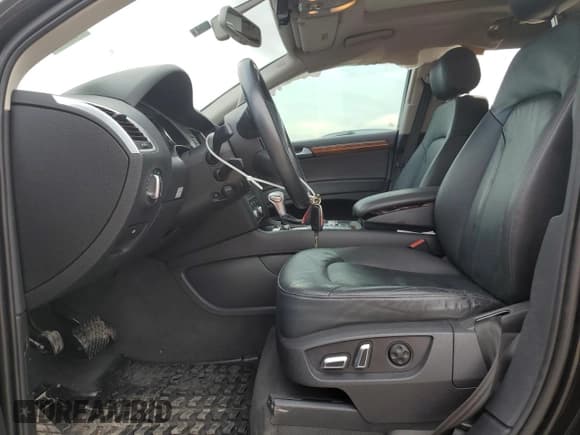 ✅ 2015 Audi Q7 Premium Plus • VIN: WA1LMAFE6FD016659 • Lot: 81784154. Wystawiony na Copart z przebiegiem 80 366 mil. Bezpłatny archiwum sprzedaży aukcyjnych z USA i szczegółowy raport historii pojazdu na DreamBid. Zdjęcie 7.