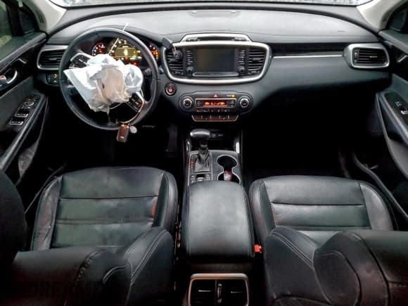 ✅ 2019 Kia Sorento EX • VIN: 5XYPHDA59KG447545 • Lot: 95039635. Wystawiony na Copart z przebiegiem 134 830 mil. Bezpłatny archiwum sprzedaży aukcyjnych z USA i szczegółowy raport historii pojazdu na DreamBid. Zdjęcie 8.