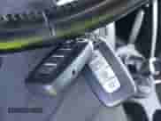 2013 Hyundai Veloster Turbo z VIN KMHTC6AE3DU152799, wystawiony jako IAAI lot #43142353 z przebiegiem 121 931 mil mil oraz . Historia ofert i sprzedaży dostępna na DreamBid. Obrazek 11.