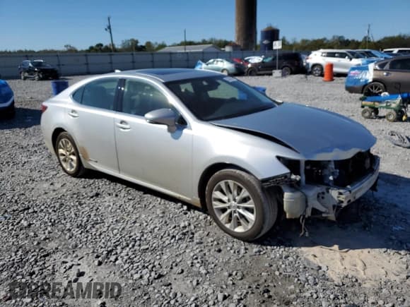 ✅ 2015 Lexus ES 300h • VIN: JTHBW1GG1F2098077 • Lot: 82495485. Wystawiony na Copart z przebiegiem 255 482 mil. Bezpłatny archiwum sprzedaży aukcyjnych z USA i szczegółowy raport historii pojazdu na DreamBid. Zdjęcie 4.