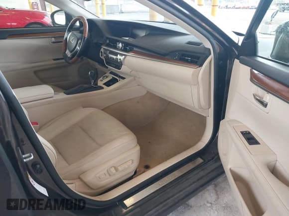 ✅ 2013 Lexus ES 300h • VIN: JTHBW1GG5D2029275 • Lot: 43682314. Listed on IAAI with 200,627 mi. Free auction sales archive from the USA and detailed vehicle history report at DreamBid. Image 5.