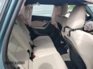 ✅ 2024 BMW X1 • VIN: WBX13EF0XR5Z97754 • Lot: 64200945. Wystawiony na Copart z przebiegiem 28 918 mil. Bezpłatny archiwum sprzedaży aukcyjnych z USA i szczegółowy raport historii pojazdu na DreamBid. Zdjęcie 11.