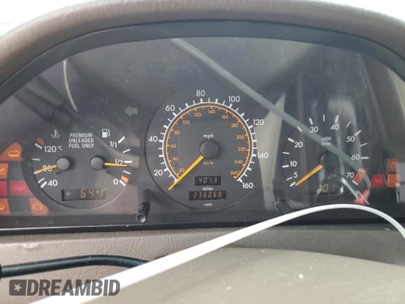 ✅ 1995 Mercedes-Benz C 2.8L • VIN: WDBHA28E3SF241951 • Лот: 50332845. Опубликован ранее на Copart с пробегом 236 068 миль. Бесплатный доступ к архиву аукционных продаж из США и подробный отчёт об истории автомобиля на DreamBid. Изображение 9.