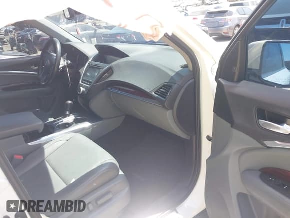 ✅ 2015 Acura MDX Technology • VIN: 5FRYD3H43FB005217 • Лот: 42286515. Опубликован ранее на IAAI с пробегом 170 941 миль. Бесплатный доступ к архиву аукционных продаж из США и подробный отчёт об истории автомобиля на DreamBid. Изображение 5.