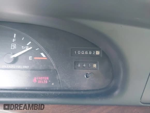 ✅ 1996 Oldsmobile 88 1SA • VIN: 1G3HN52K5T4820832 • Lot: 42512805. Wystawiony na IAAI z przebiegiem 100 692 mil. Bezpłatny archiwum sprzedaży aukcyjnych z USA i szczegółowy raport historii pojazdu na DreamBid. Zdjęcie 7.