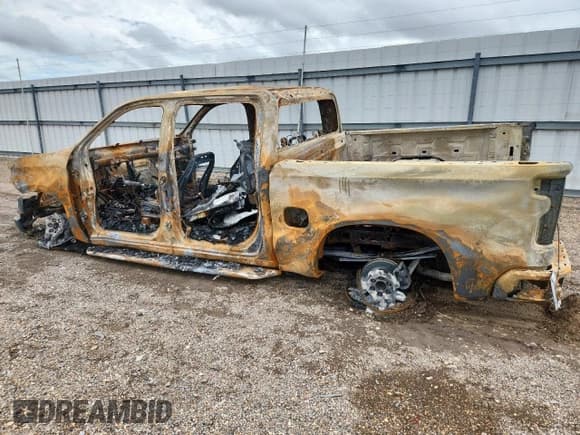 ✅ 2023 Chevrolet Silverado 1500 LT Trail Boss • VIN: 3GCUDFED7PG249034 • Lot: 61940105. Wystawiony na Copart z przebiegiem Nie podano. Bezpłatny archiwum sprzedaży aukcyjnych z USA i szczegółowy raport historii pojazdu na DreamBid. Zdjęcie 2.