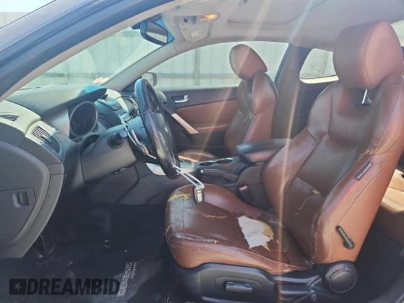 ✅ 2010 Hyundai Genesis Coupe • VIN: KMHHU6KH0AU020719 • Lot: 81461875. Listed on Copart with 212,428 mi. Free auction sales archive from the USA and detailed vehicle history report at DreamBid. Image 7.