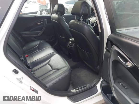 ✅ 2017 Hyundai Azera Limited • VIN: KMHFH4JG5HA572821 • Lot: 42449503. Listed on IAAI with 100,514 mi. Free auction sales archive from the USA and detailed vehicle history report at DreamBid. Image 8.