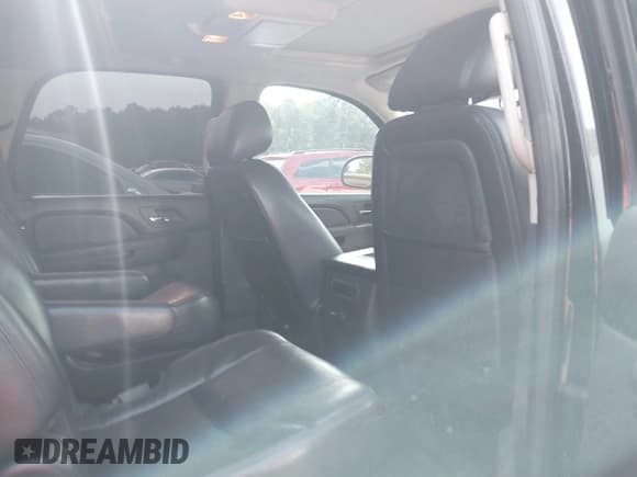 ✅ 2013 Chevrolet Tahoe LTZ • VIN: 1GNSCCE0XDR101839 • Lot: 42849954. Listed on IAAI with 216,647 mi. Free auction sales archive from the USA and detailed vehicle history report at DreamBid. Image 8.