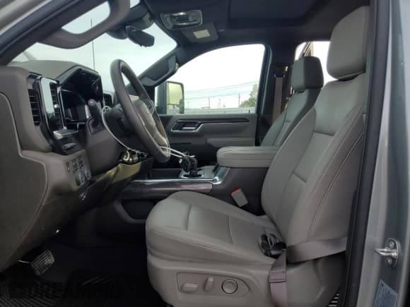 ✅ 2024 Chevrolet Silverado 2500HD LTZ • VIN: 2GC4YPEY0R1197674 • Лот: 89895075. Опубликован ранее на Copart с пробегом 3 579 миль. Бесплатный доступ к архиву аукционных продаж из США и подробный отчёт об истории автомобиля на DreamBid. Изображение 7.