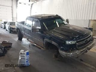 ✅ 2006 Chevrolet Silverado 2500HD LT1 • VIN: 1GCHK23D66F177200 • Лот: 40502053. Опубликован ранее на IAAI с пробегом 103 207 миль. Бесплатный доступ к архиву аукционных продаж из США и подробный отчёт об истории автомобиля на DreamBid. Изображение 1.