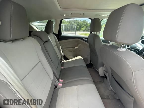 ✅ 2013 Ford Escape SE • VIN: 1FMCU9G95DUD25554 • Lot: 60899985. Wystawiony na Copart z przebiegiem Nie podano. Bezpłatny archiwum sprzedaży aukcyjnych z USA i szczegółowy raport historii pojazdu na DreamBid. Zdjęcie 6.