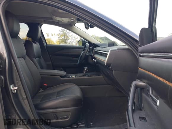 ✅ 2025 Mazda CX-50 S Premium Plus • VIN: 7MMVABEM8SN373156 • Лот: 43582168. Опубликован ранее на IAAI с пробегом 8 594 миль. Бесплатный доступ к архиву аукционных продаж из США и подробный отчёт об истории автомобиля на DreamBid. Изображение 5.