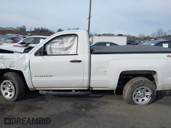 ✅ 2017 Chevrolet Silverado 1500 Work Truck • VIN: 1GCNKNEC9HZ393309 • Лот: 40861854. Опубликован ранее на IAAI с пробегом 24 155 миль. Бесплатный доступ к архиву аукционных продаж из США и подробный отчёт об истории автомобиля на DreamBid. Изображение 14.