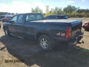 ✅ 2005 Chevrolet Silverado 1500 LS • VIN: 1GCEK19T35E122767 • Лот: 74252264. Опубликован ранее на Copart с пробегом 323 442 миль. Бесплатный доступ к архиву аукционных продаж из США и подробный отчёт об истории автомобиля на DreamBid. Изображение 2.