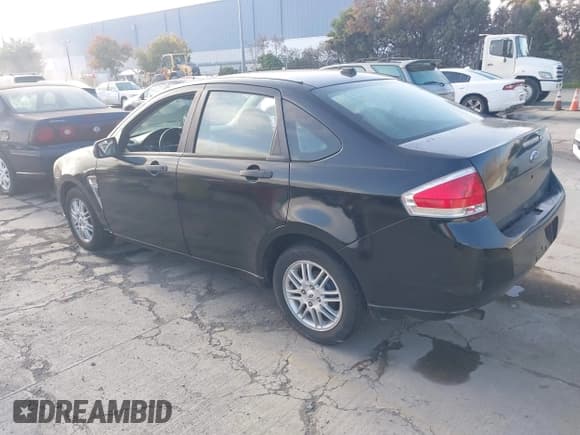 ✅ 2009 Ford Focus SE • VIN: 1FAHP35N19W112715 • Lot: 43898404. Wystawiony na IAAI z przebiegiem 126 910 mil. Bezpłatny archiwum sprzedaży aukcyjnych z USA i szczegółowy raport historii pojazdu na DreamBid. Zdjęcie 3.