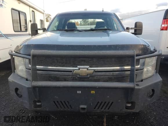 2008 Chevrolet Silverado 3500HD SRW LTZ with VIN 1GCHK33638F220983, listed as a Copart auction lot 76046144 with 338,817 mi miles and Salvage title. Bid and sale history available at DreamBid. Image 5.