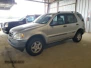 ✅ 1998 Mercedes-Benz M 320/430/500 • VIN: 4JGAB54EXWA050713 • Lot: 62319435. Wystawiony na Copart z przebiegiem 97 610 mil. Bezpłatny archiwum sprzedaży aukcyjnych z USA i szczegółowy raport historii pojazdu na DreamBid. Zdjęcie 1.