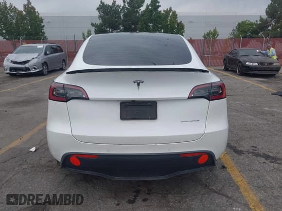 ✅ 2022 Tesla Model Y Long Range • VIN: 7SAYGAEE7NF486066 • Lot: 43666862. Wystawiony na IAAI z przebiegiem 57 624 mil. Bezpłatny archiwum sprzedaży aukcyjnych z USA i szczegółowy raport historii pojazdu na DreamBid. Zdjęcie 16.