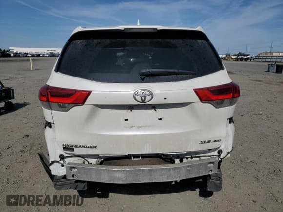 ✅ 2017 Toyota Highlander XLE • VIN: 5TDJZRFHXHS388827 • Lot: 60254015. Listed on Copart with 64,836 mi. Free auction sales archive from the USA and detailed vehicle history report at DreamBid. Image 6.