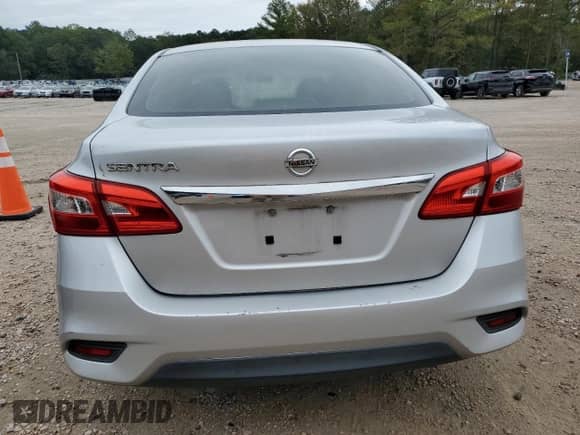 2017 Nissan Sentra SR with VIN 3N1AB7AP0HY340496, listed as a Copart auction lot 81978535 with 322,252 mi miles and Clean title. Bid and sale history available at DreamBid. Image 6.