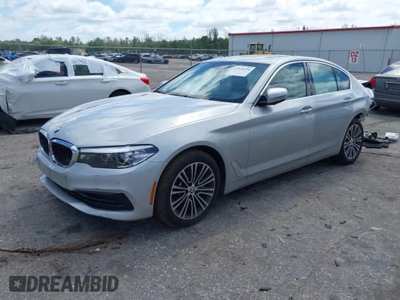 ✅ 2019 BMW 5 Series 530i • VIN: WBAJA5C54KG901188 • Лот: 43334294. Опубликован ранее на IAAI с пробегом Не указан. Бесплатный доступ к архиву аукционных продаж из США и подробный отчёт об истории автомобиля на DreamBid. Изображение 2.