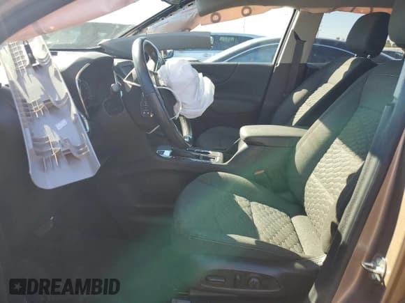 ✅ 2019 Chevrolet Equinox LT • VIN: 2GNAXUEV9K6126404 • Lot: 82622505. Wystawiony na Copart z przebiegiem 63 614 mil. Bezpłatny archiwum sprzedaży aukcyjnych z USA i szczegółowy raport historii pojazdu na DreamBid. Zdjęcie 7.