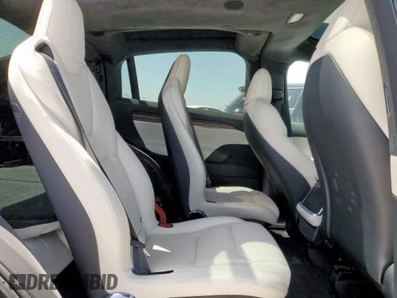 ✅ 2023 Tesla Model X • VIN: 7SAXCBE57PF373069 • Лот: 65409205. Опубликован ранее на Copart с пробегом Не указан. Бесплатный доступ к архиву аукционных продаж из США и подробный отчёт об истории автомобиля на DreamBid. Изображение 11.